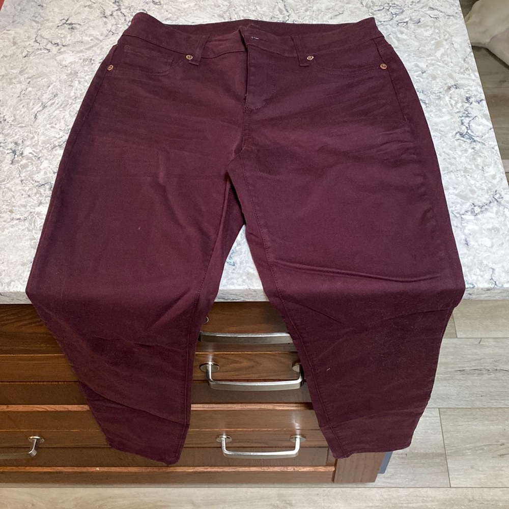 Maurice’s maroon jegging